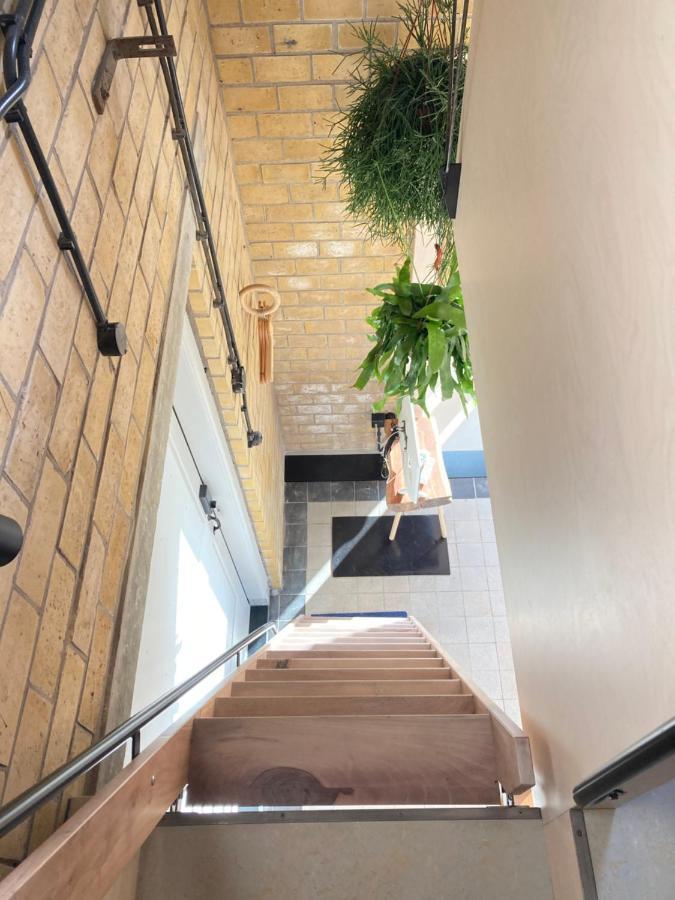 Tiny House Van Hoogspanning Naar Ontspanning Wirdum 外观 照片