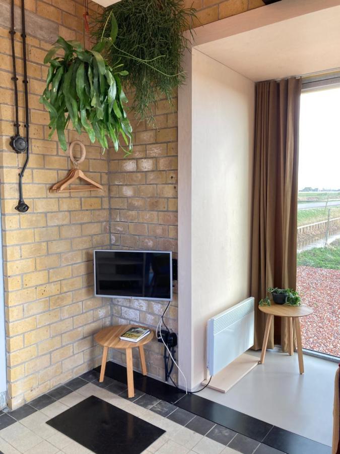 Tiny House Van Hoogspanning Naar Ontspanning Wirdum 外观 照片
