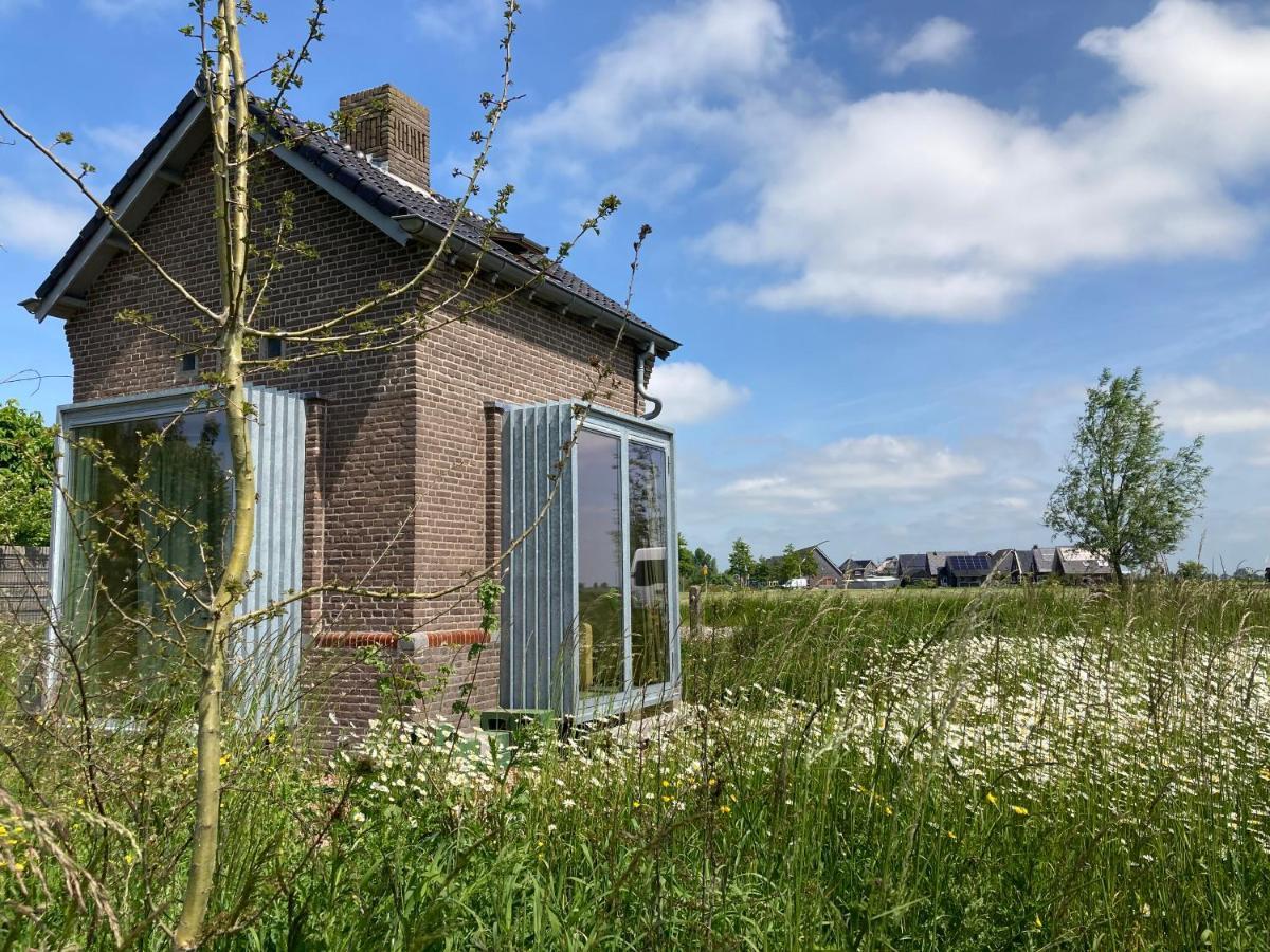 Tiny House Van Hoogspanning Naar Ontspanning Wirdum 外观 照片
